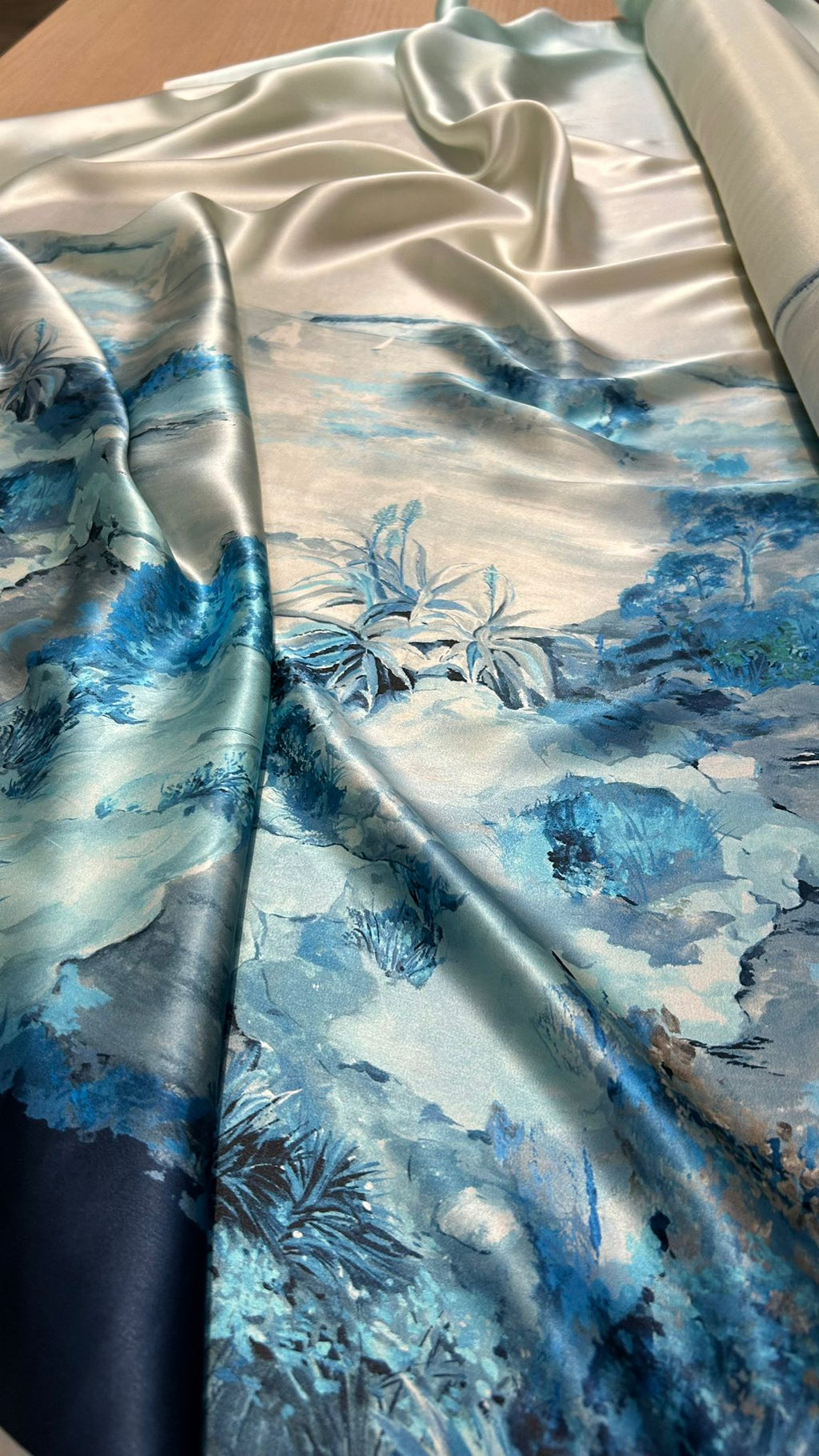 Paesaggio Azzurro – silke med landskabsmotiv