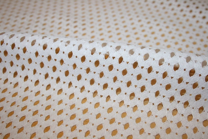 1,45 m. hvid guipure blonde