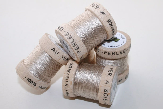 Beige sysilke – knaphulssilke | Au Ver à Soie