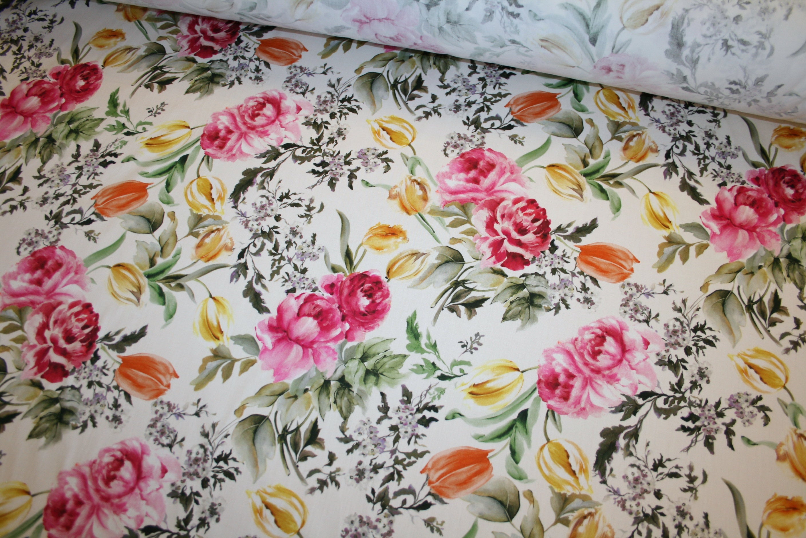 Blomstret bomuldsstof - deadstock fra modehus i Italien