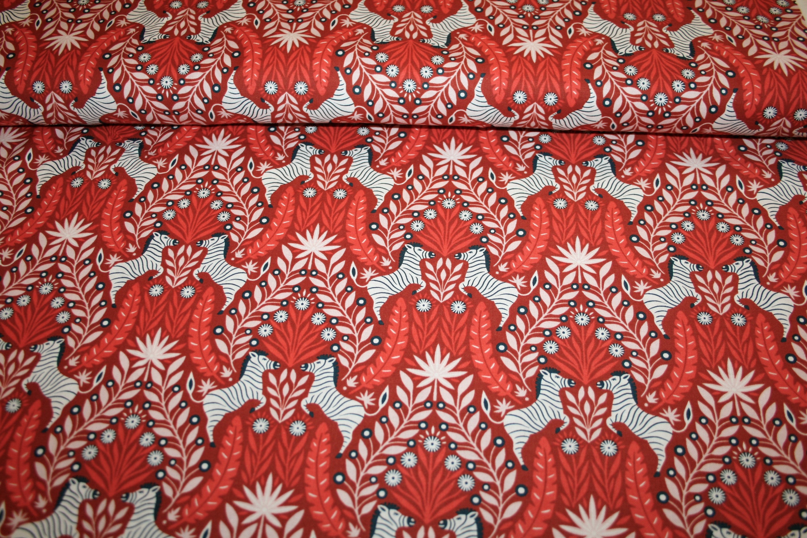 Zesty Zebra bomuldsstof fra Cotton + Steel