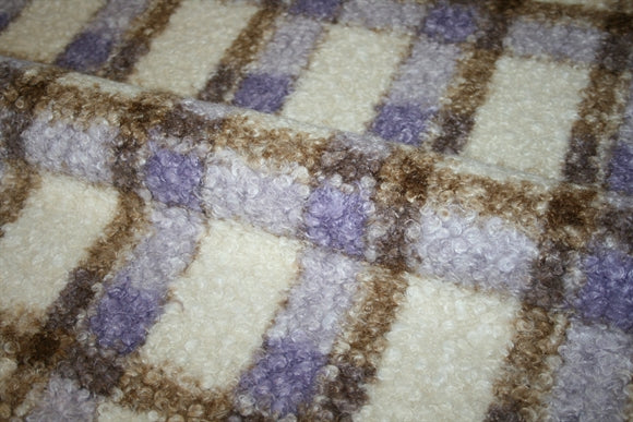 1,9 m. bouclé