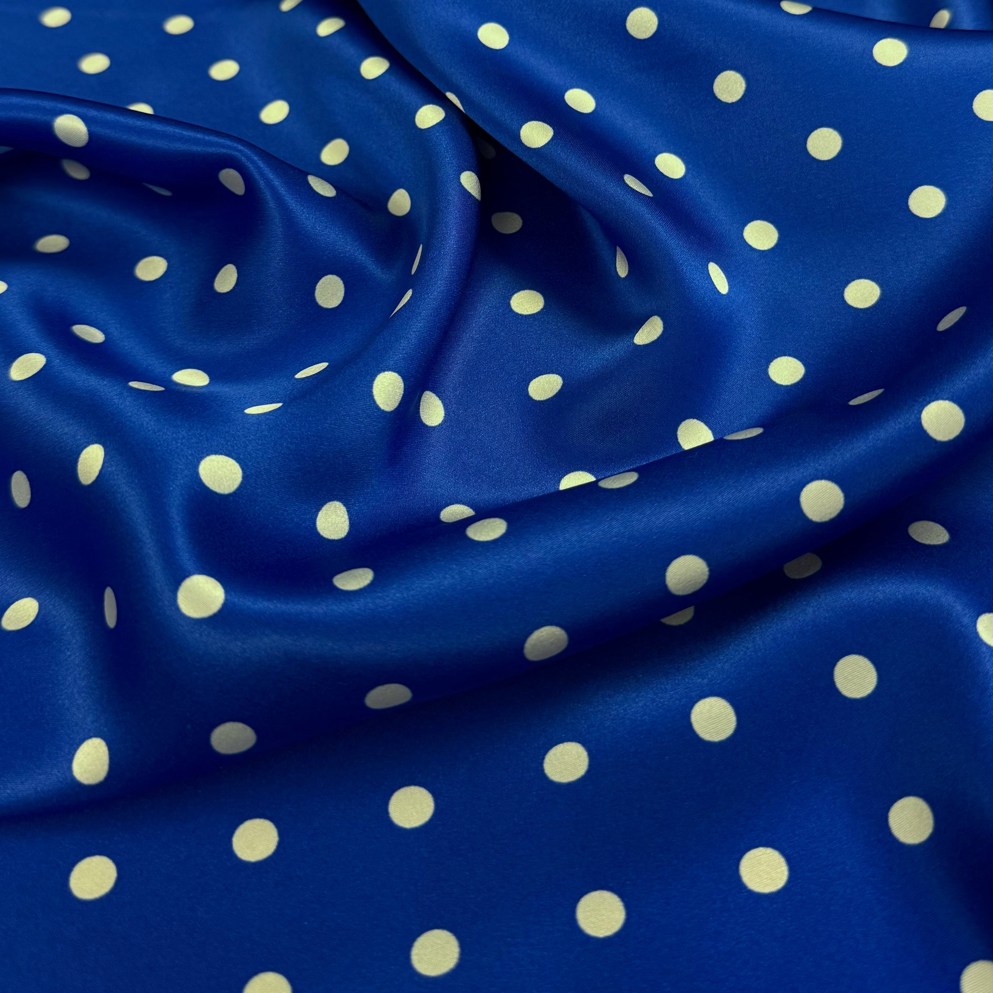Polka Blu - satinvævet silke