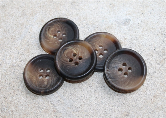25 mm. brun knap med 4 huller