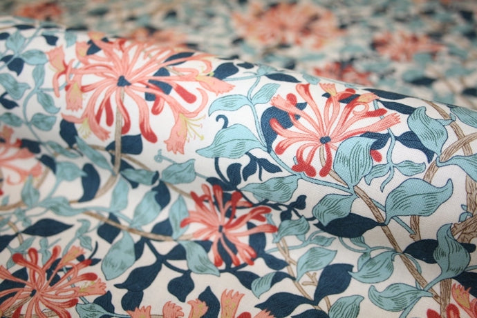 William Morris 'Honeysuckle Aqua' Bomuld