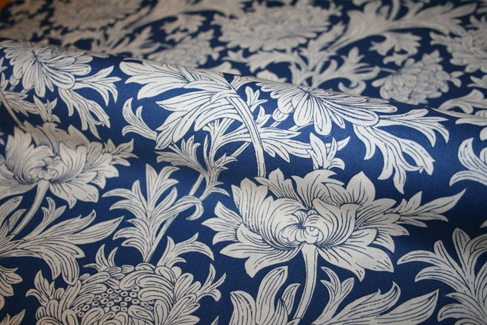 William Morris 'Chrysanthemum Tonal Blue' Bomuld