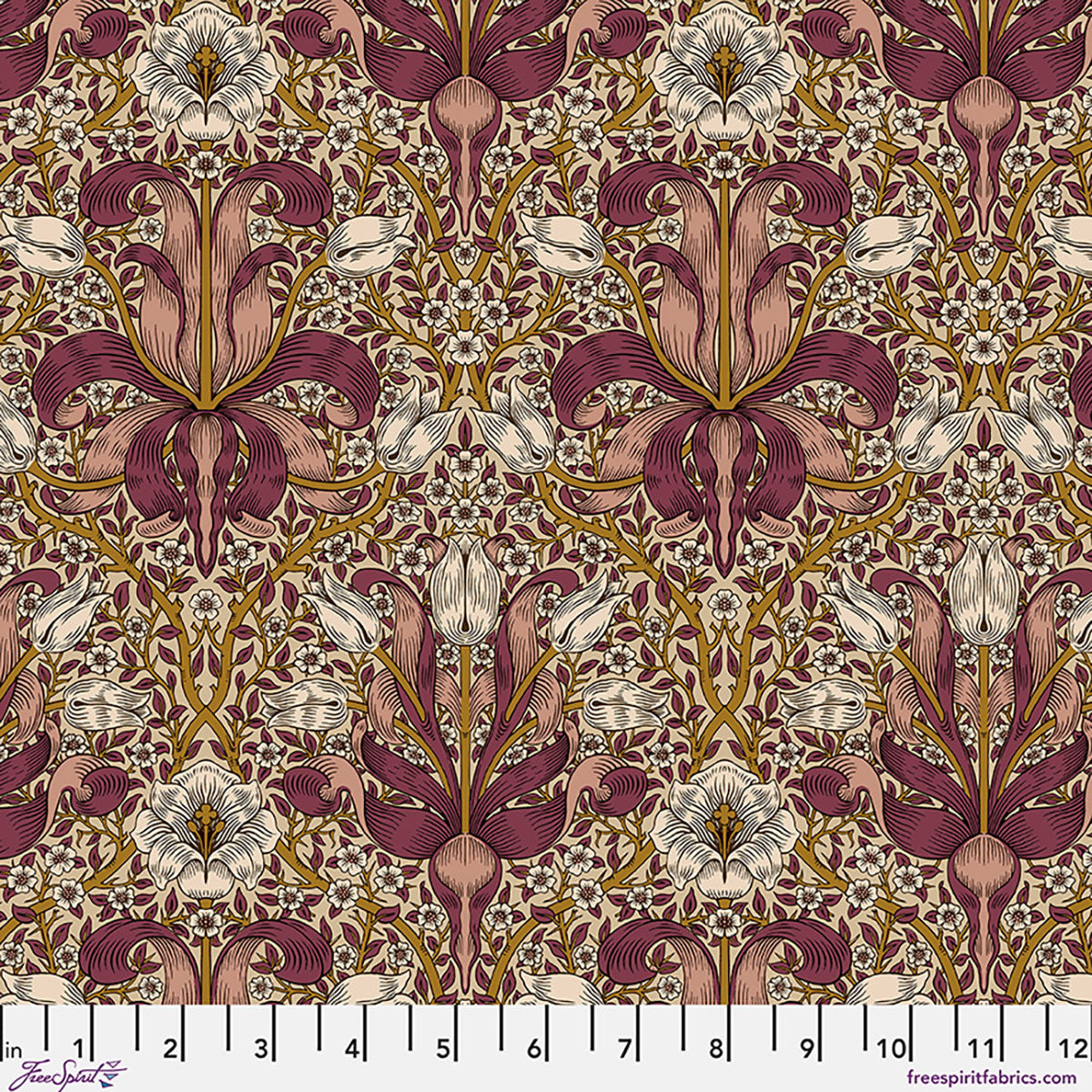 William Morris Spring Thicket Barbed Berry bomuldsstof med blomster, grene og botanisk Morris-print i bordeaux, rosa, creme og gylden.