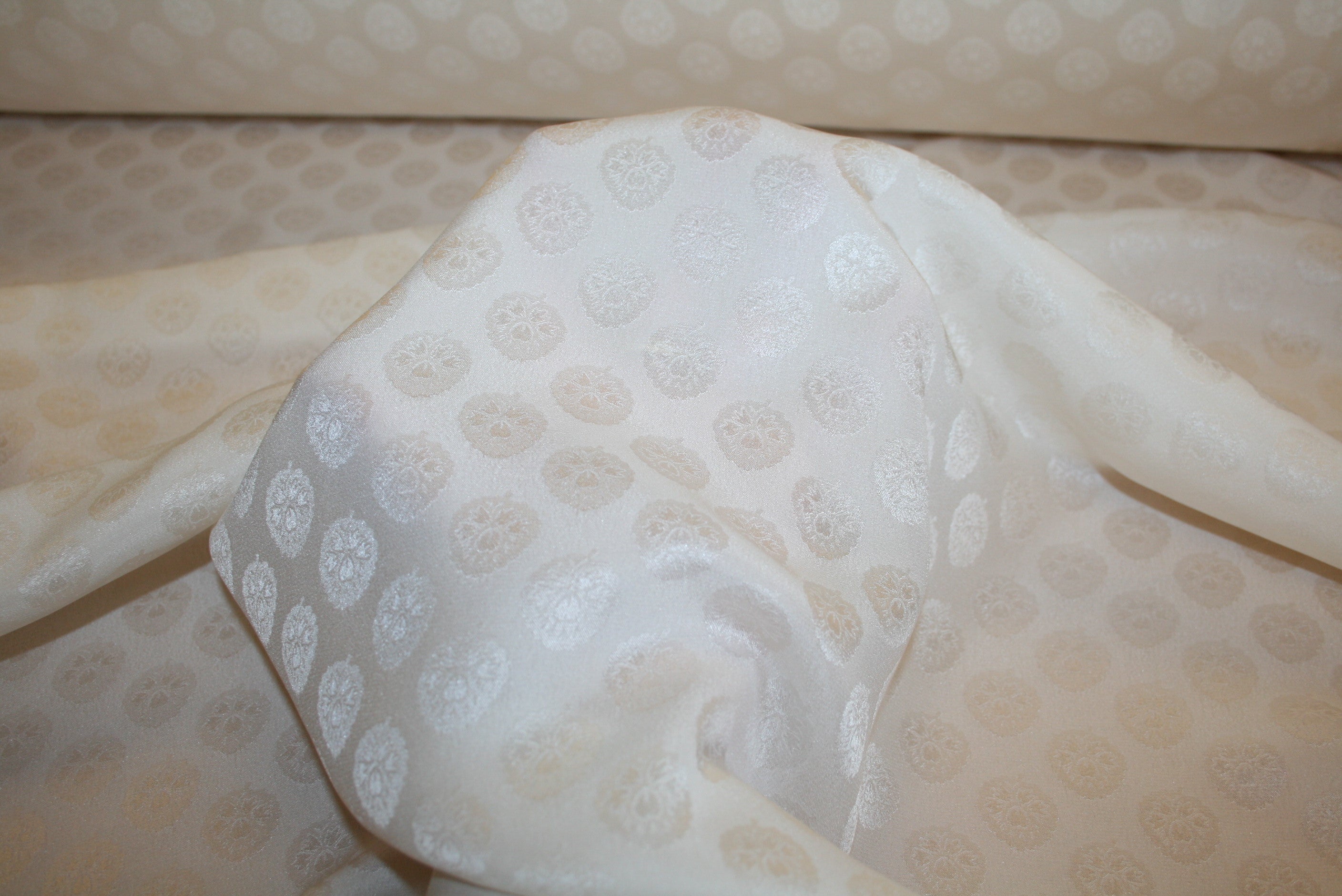 Jacquard Blanche - Silke