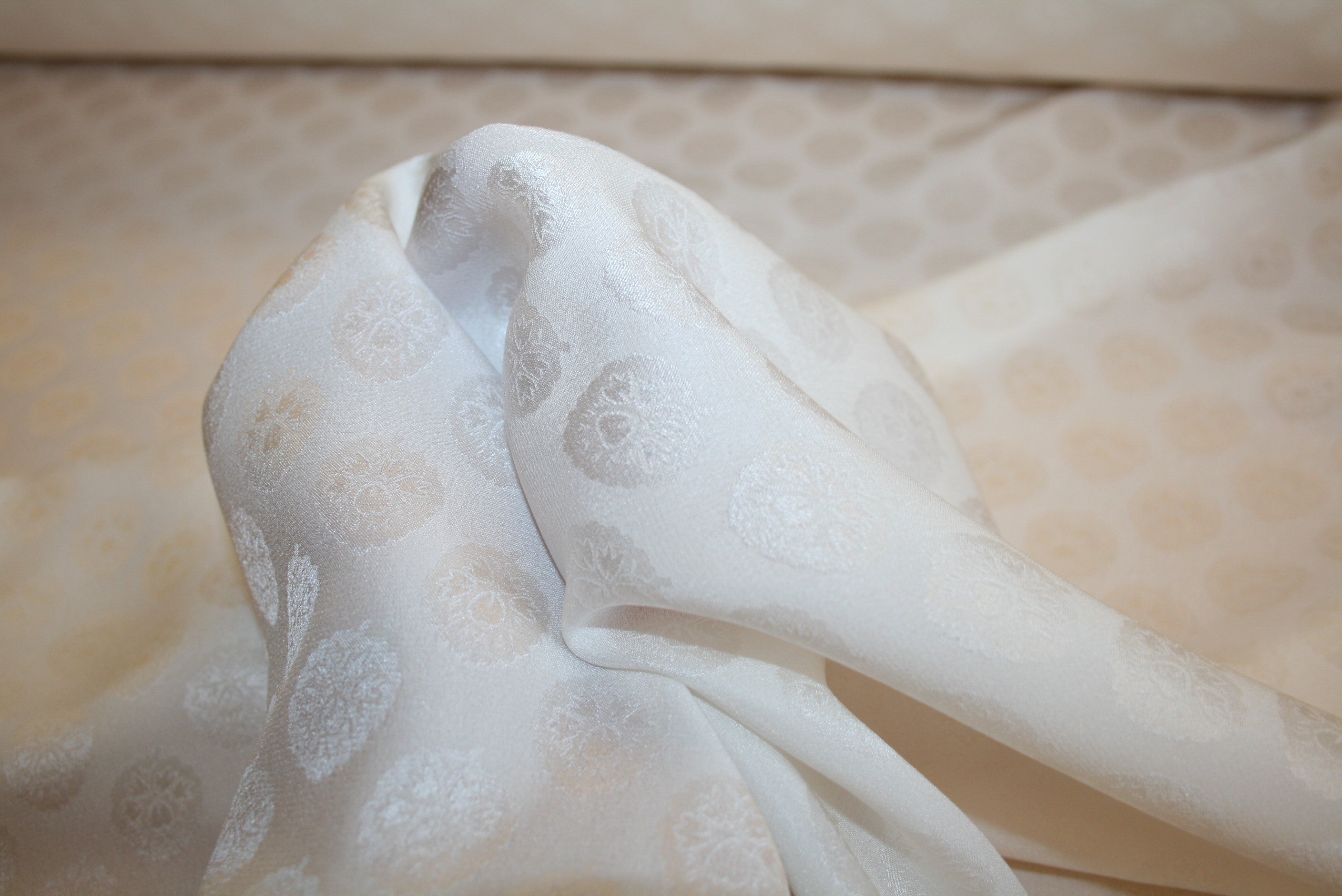 Jacquard Blanche - Silke