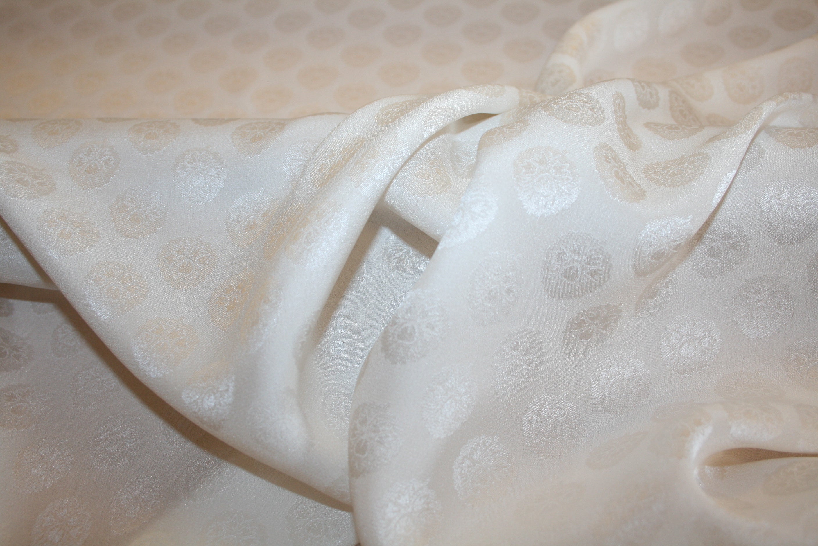 Jacquard Blanche - Silke