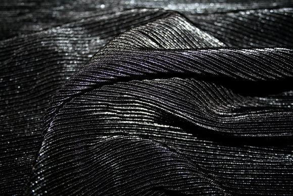 'Glossy Noir' Plissé