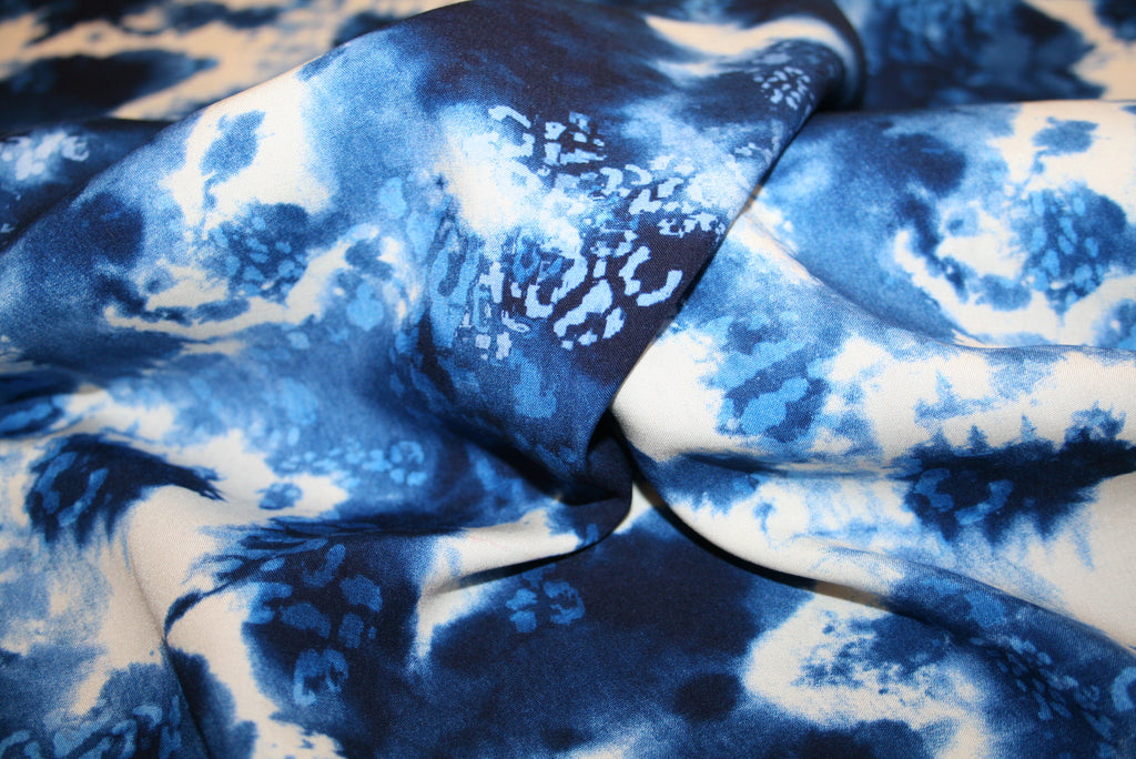 Leo Batik Blu - viskose stof