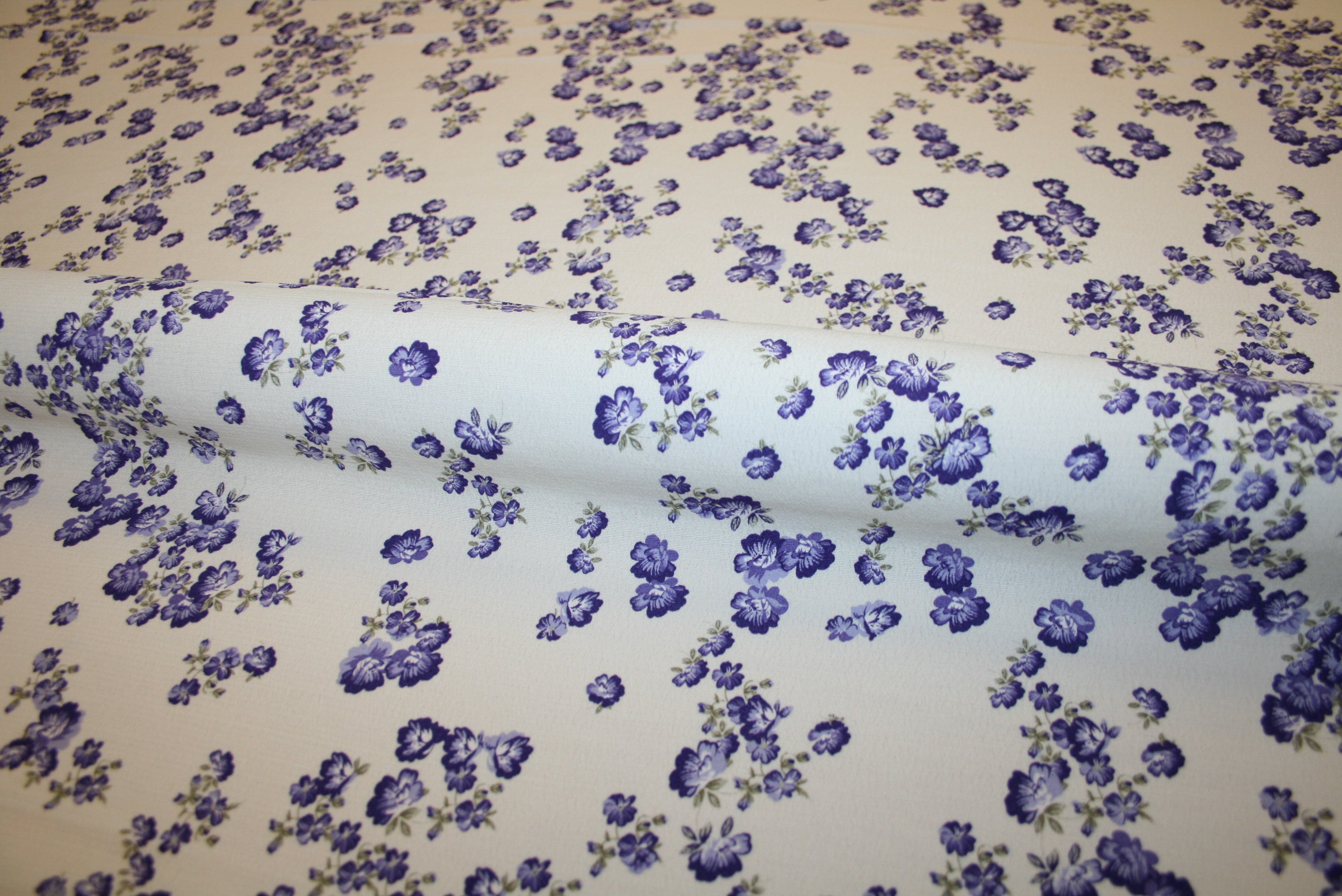 'Petit Lilac Fiori Crepe' Viskose