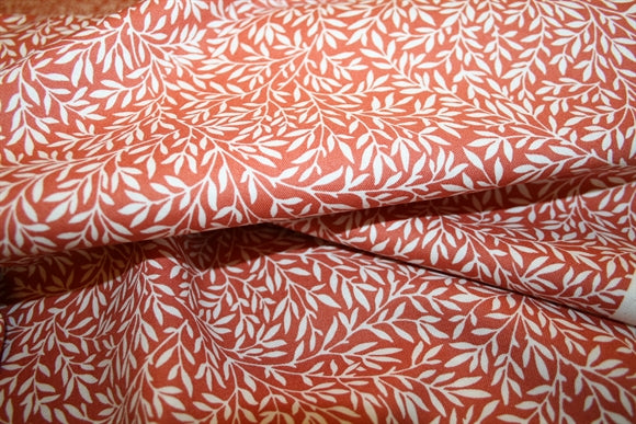 William Morris 'Small Standen Lily Red' Bomuld