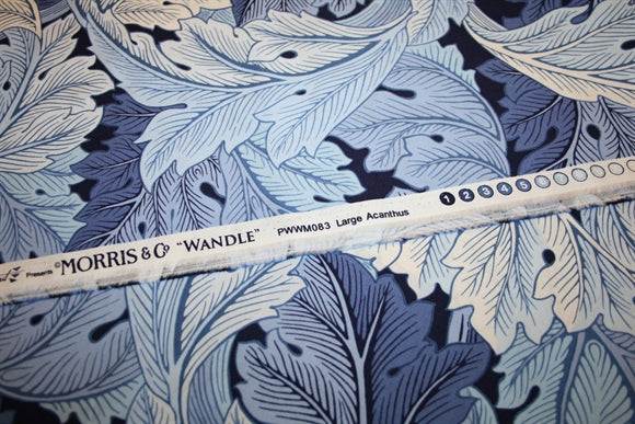 William Morris 'Large Acanthus Blue' Bomuld