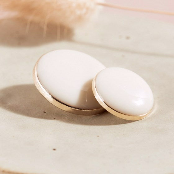 'Dotty Off-white 15 mm.' øjeknap
