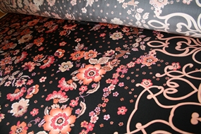 Silke satin med print 'Fiori Love'